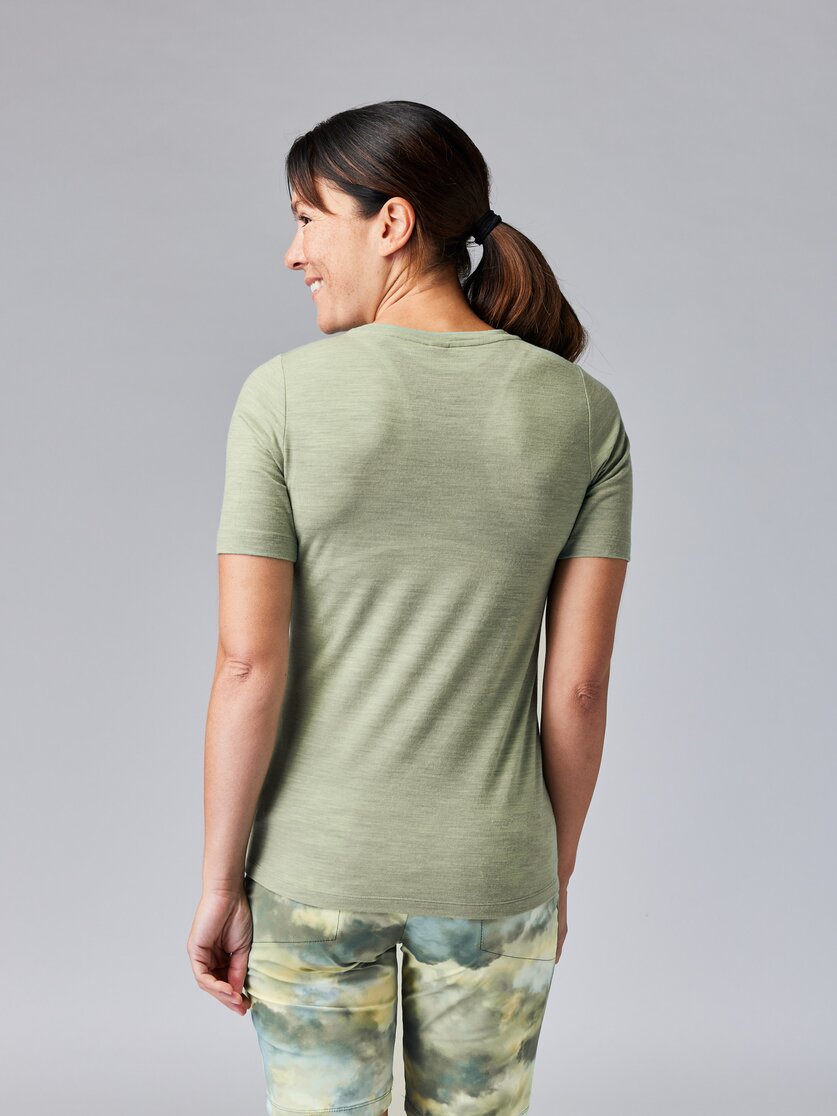 Martini Sportswear - TREKTECH Shirt W - T-Shirts in mosstone - rear view model - Women
