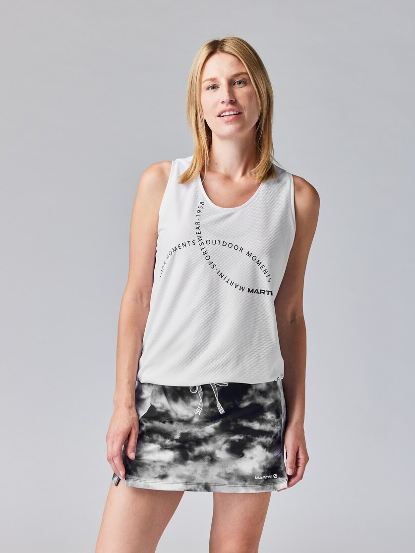 Martini Sportswear - FIRSTLIGHT Sleeveless Shirt Straight W - Tops in greenery - Vorderansicht Model - Damen