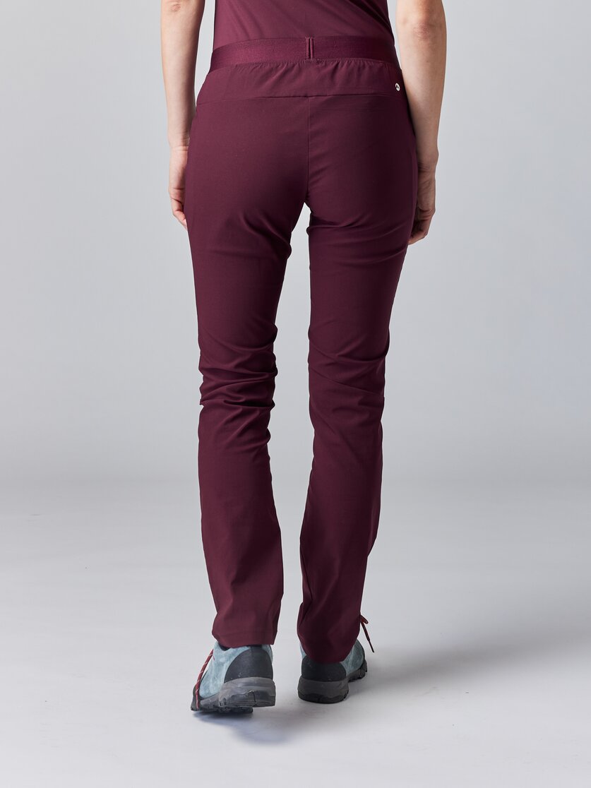 Martini Sportswear - HILLCLIMB Pants W - Lange Hosen in mosstone - Rückansicht Model - Damen