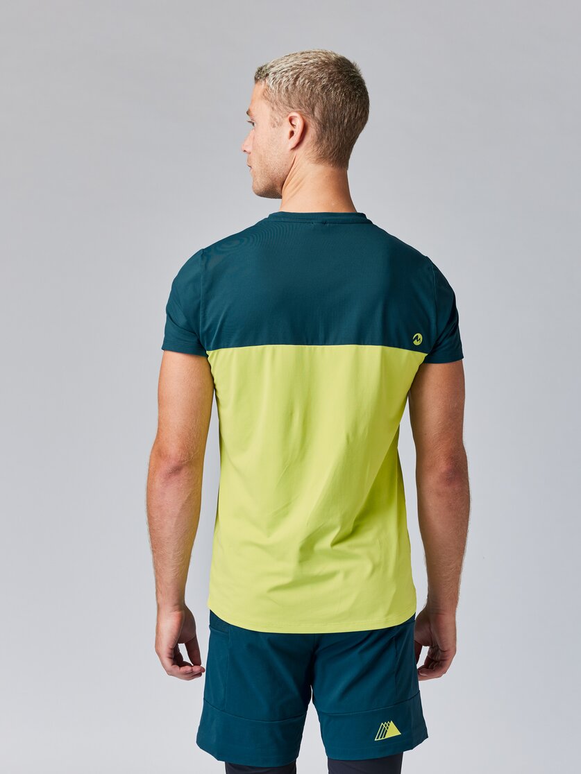 Martini Sportswear - HIGHVENTURE Shirt Straight M - T-Shirts in mosstone-black - rear view model - Men