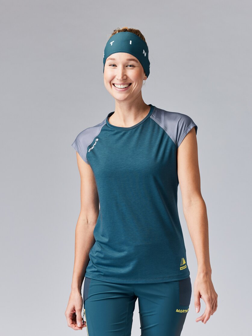 Martini Sportswear - PACEMAKER Shirt W - T-Shirts in poseidon-moon - front view model - Women
