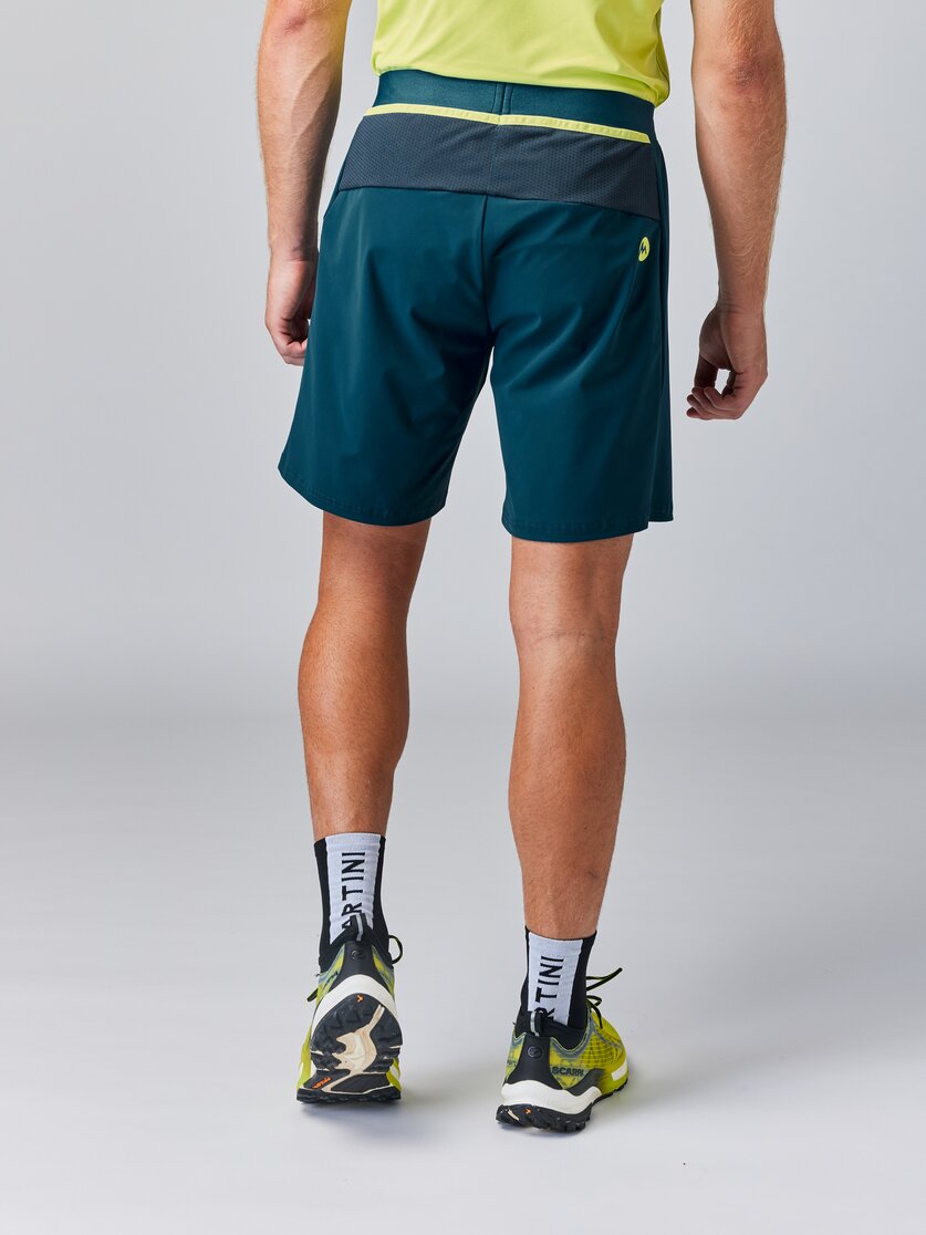 Martini Sportswear - PACEMAKER Shorts M - Shorts in black-white - vista laterale modello - Uomo