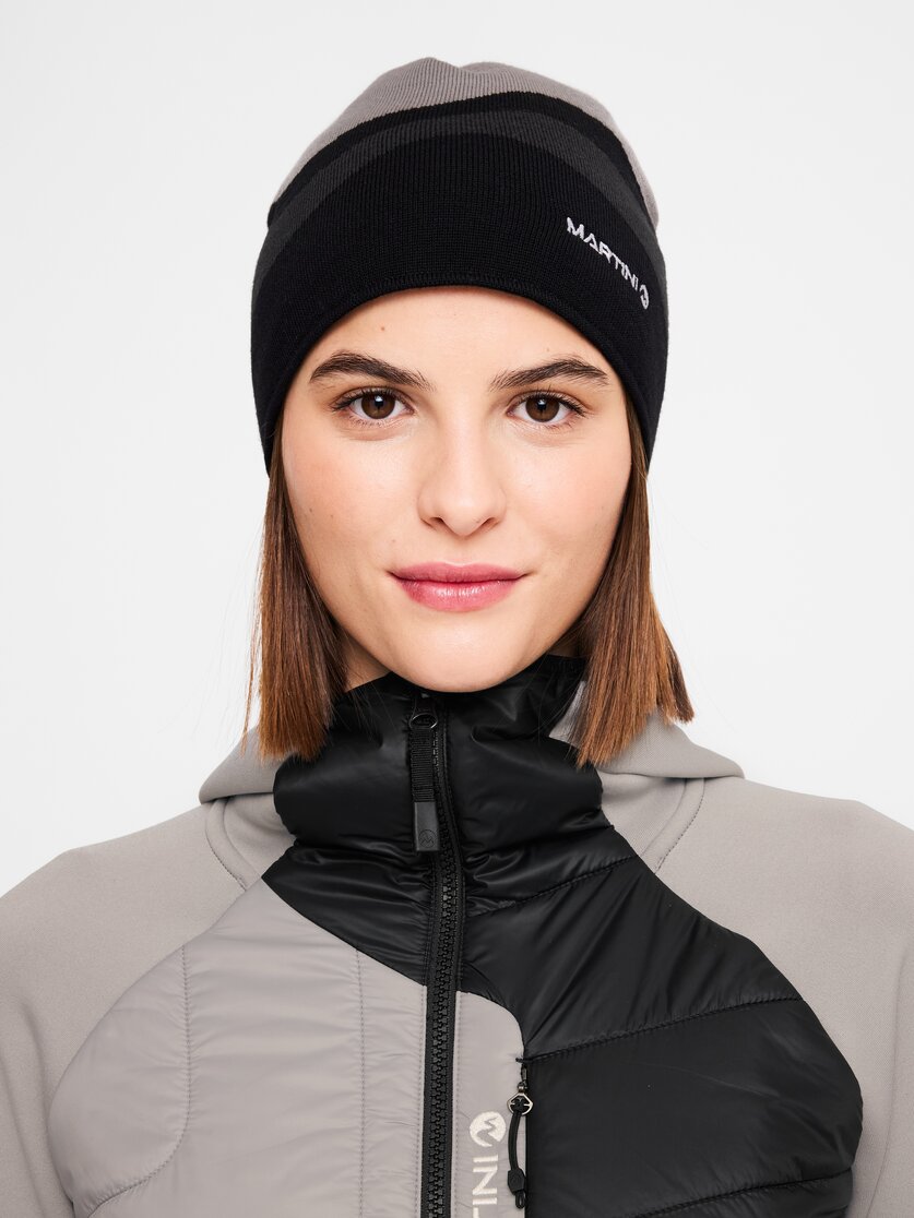 Martini Sportswear - Desire Knitted Cap W - Mütze in moon-true navy - Vorderansicht Model - Damen