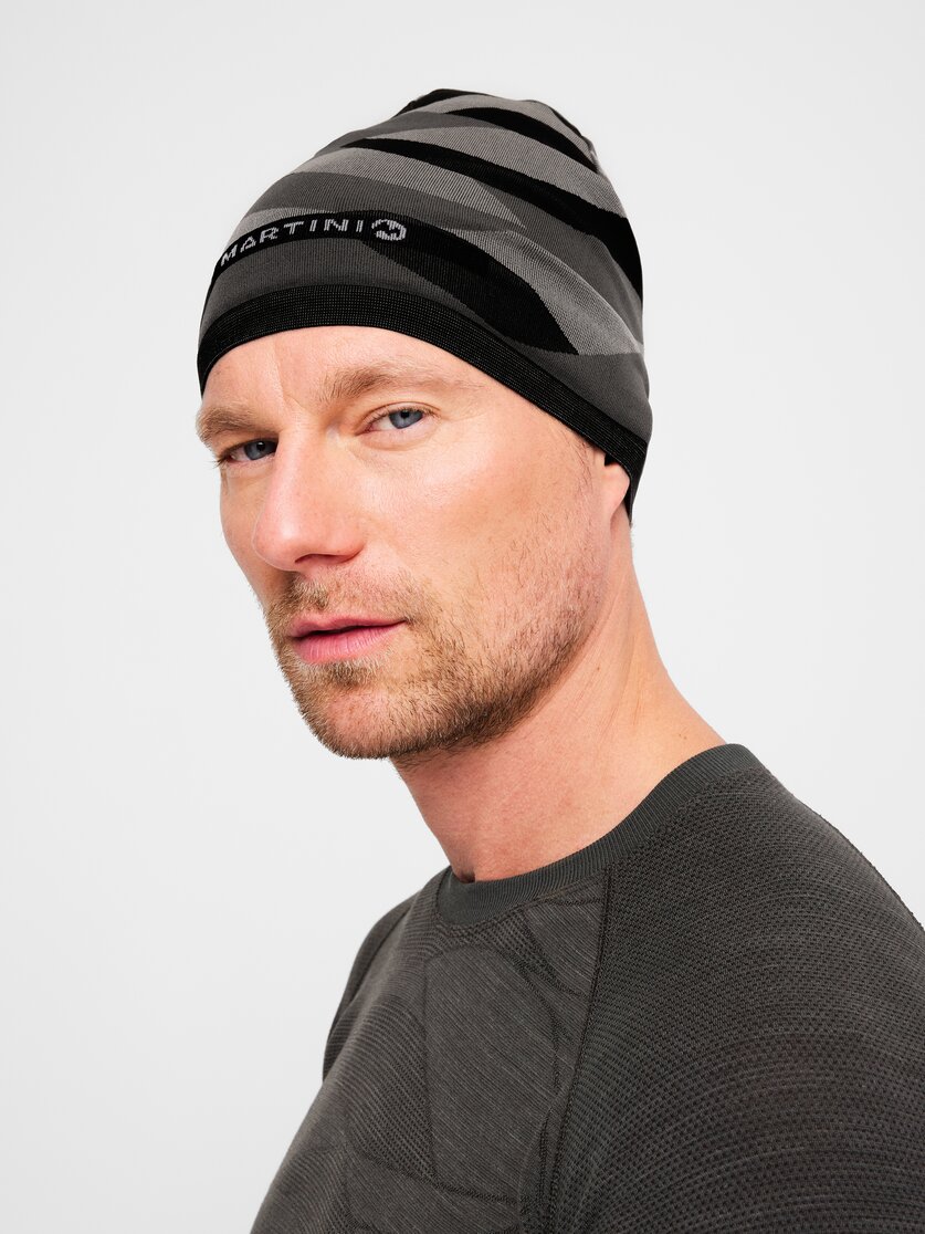 Martini Sportswear - Argon Seamless Cap Uni - Berretto in peakan-winter apple - vista laterale modello - Unisex