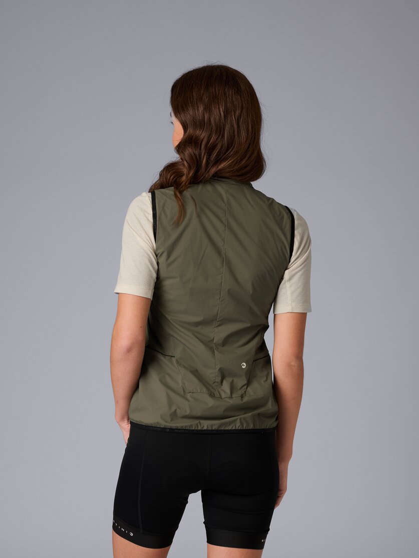 Martini Sportswear - Flowtrail Windbreaker Vest W - Westen in black - Rückansicht Model - Damen