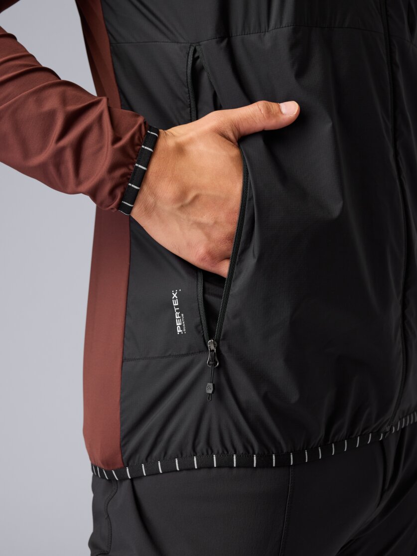Martini Sportswear - Trektech Hybrid Windbreaker Jacket M - Hybrid jackets in black - Detail 2 - Men