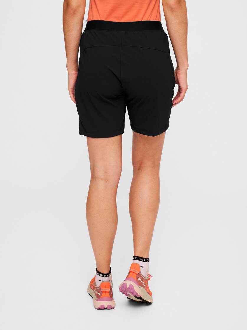 Martini Sportswear - Highventure Alpine Shorts W - Shorts in black - rear view model - Women