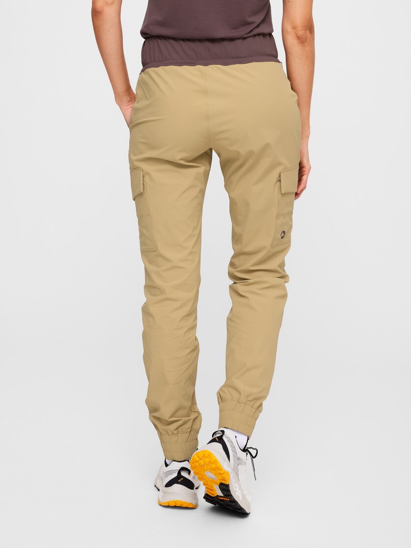 Martini Sportswear - Alpmate Breeze Pants W - Lange Hosen in black - Rückansicht Model - Damen