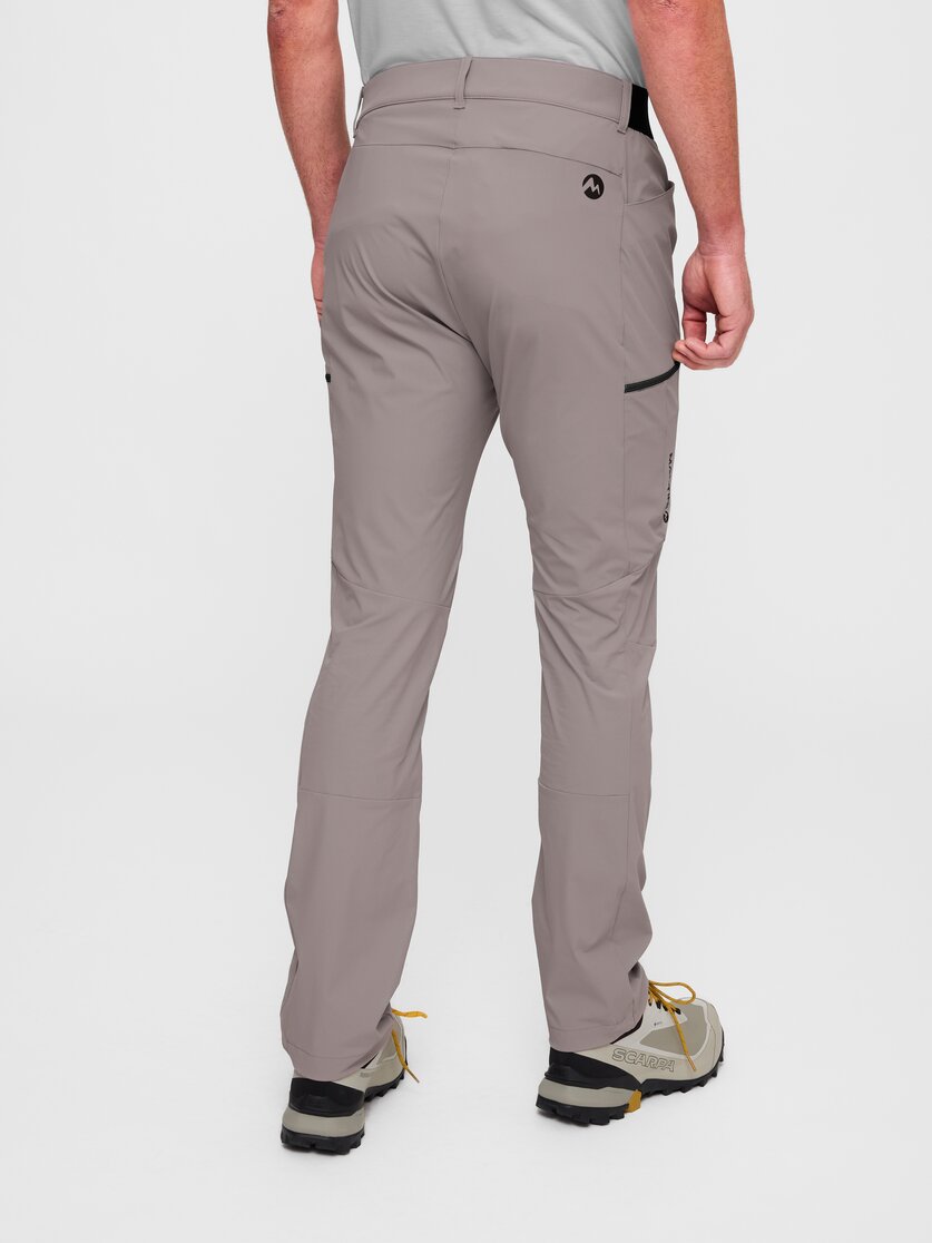 Martini Sportswear - Alpmate Flow Pants M - Lange Hosen in true navy - Rückansicht Model - Herren