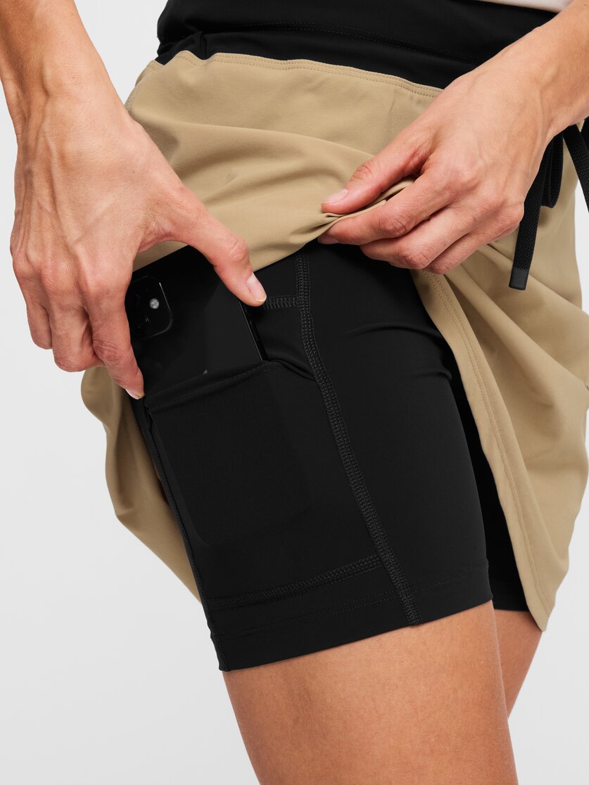 Martini Sportswear - Hillclimb 2in1 Skirt W - Skirts in black - Detail 2 - Women