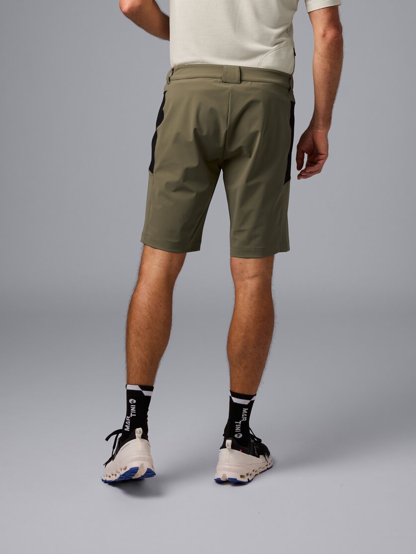 Martini Sportswear - Hillclimb Shorts M - Shorts in tendril-black - vista laterale modello - Uomo