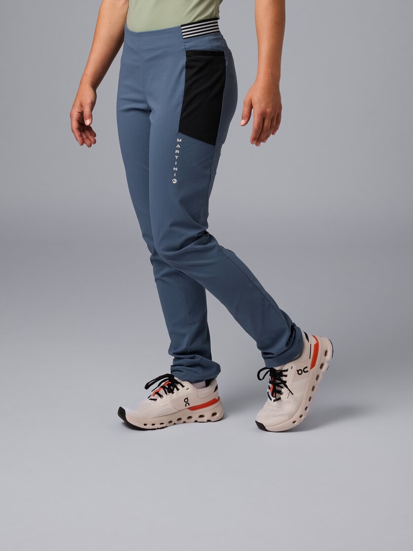 Martini Sportswear - Pacemaker Pants W - Pantaloni lunghi in black - vista frontale modello - Donna