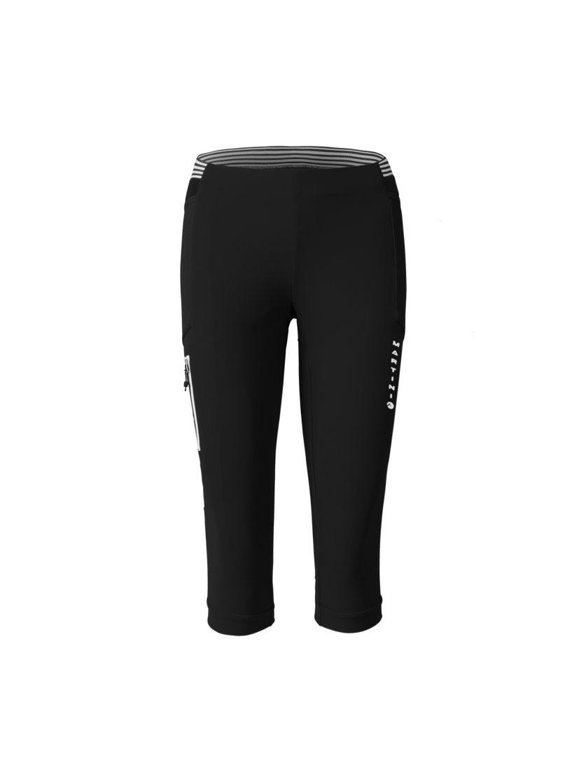 Martini Sportswear - Pacemaker Capri Pants W - Pantaloni capri in black - vista frontale - Donna