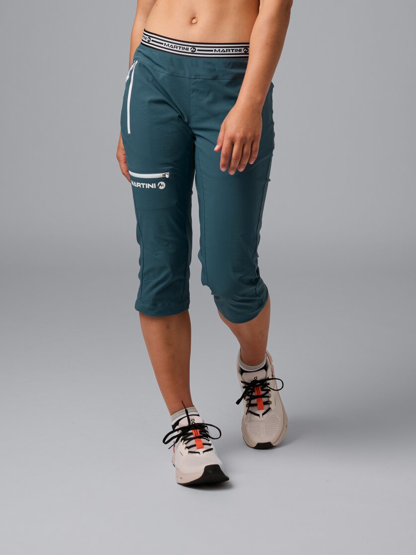 Martini Sportswear - Via Capri Pants W - Pantaloni capri in black - vista frontale modello - Donna