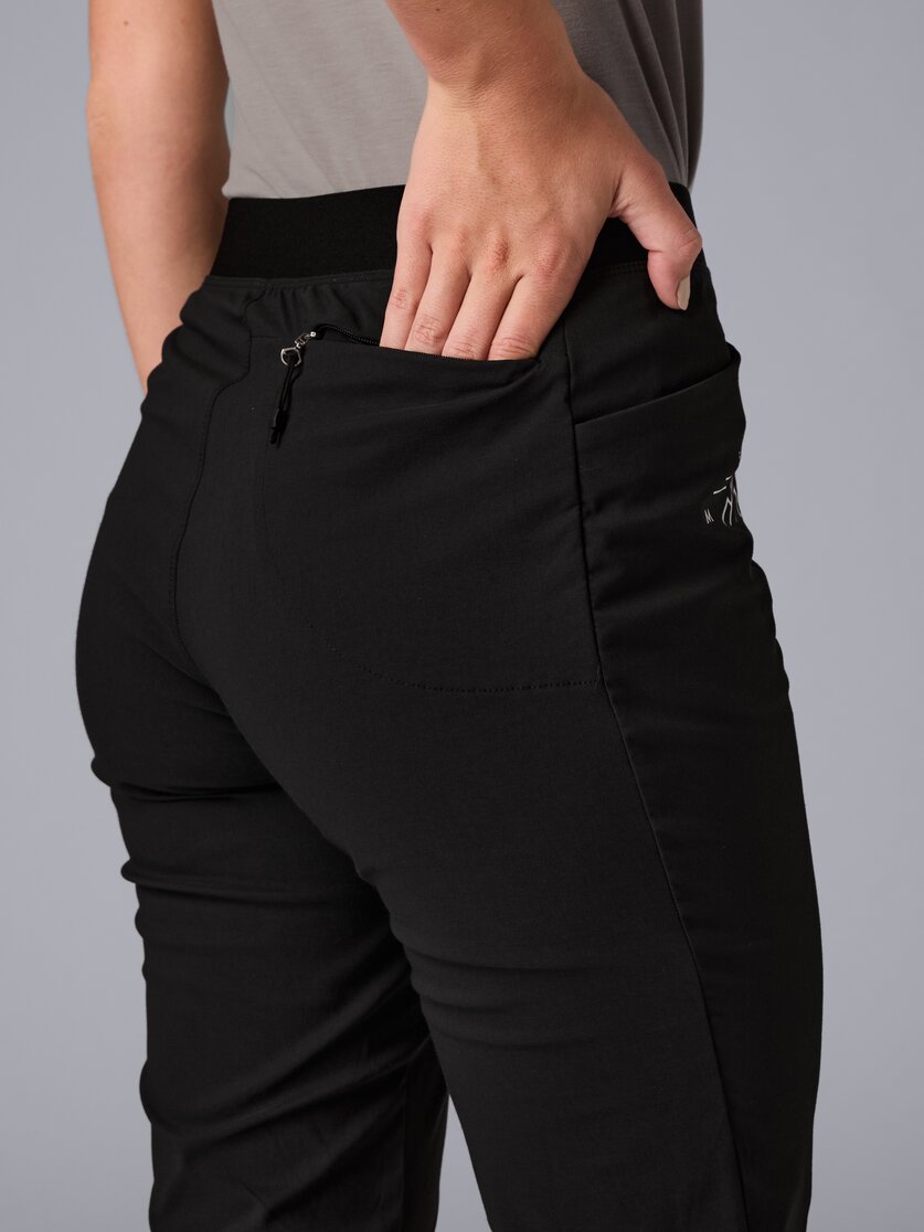 Martini Sportswear - Alpmate Pants W - Long pants in black-white - Detail 6 - Women