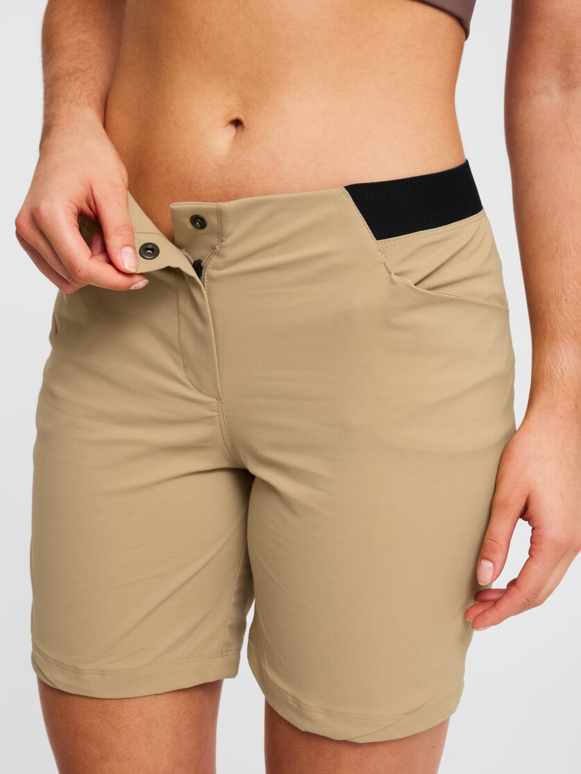 Martini Sportswear - Alpmate Summit Shorts W - Kurze Hosen in black-white - Detail 2 - Damen