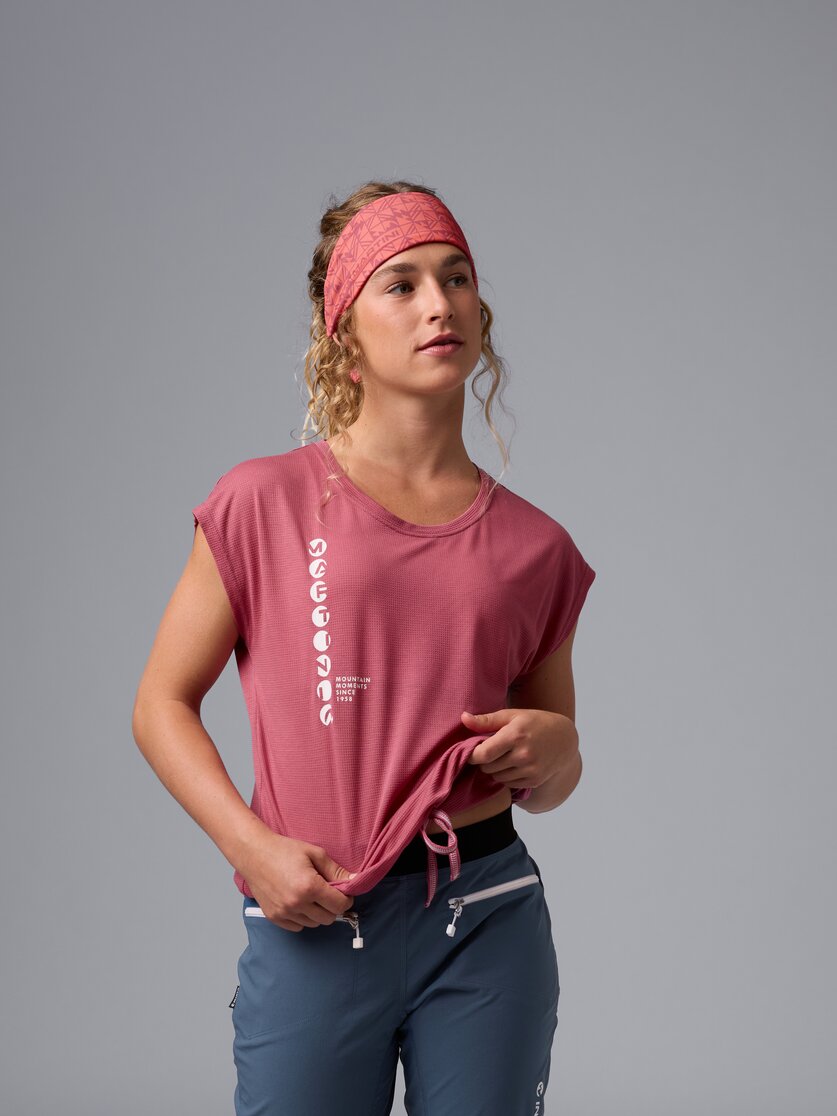Martini Sportswear - Via Shirt W - T-Shirts in white - front view model - Women