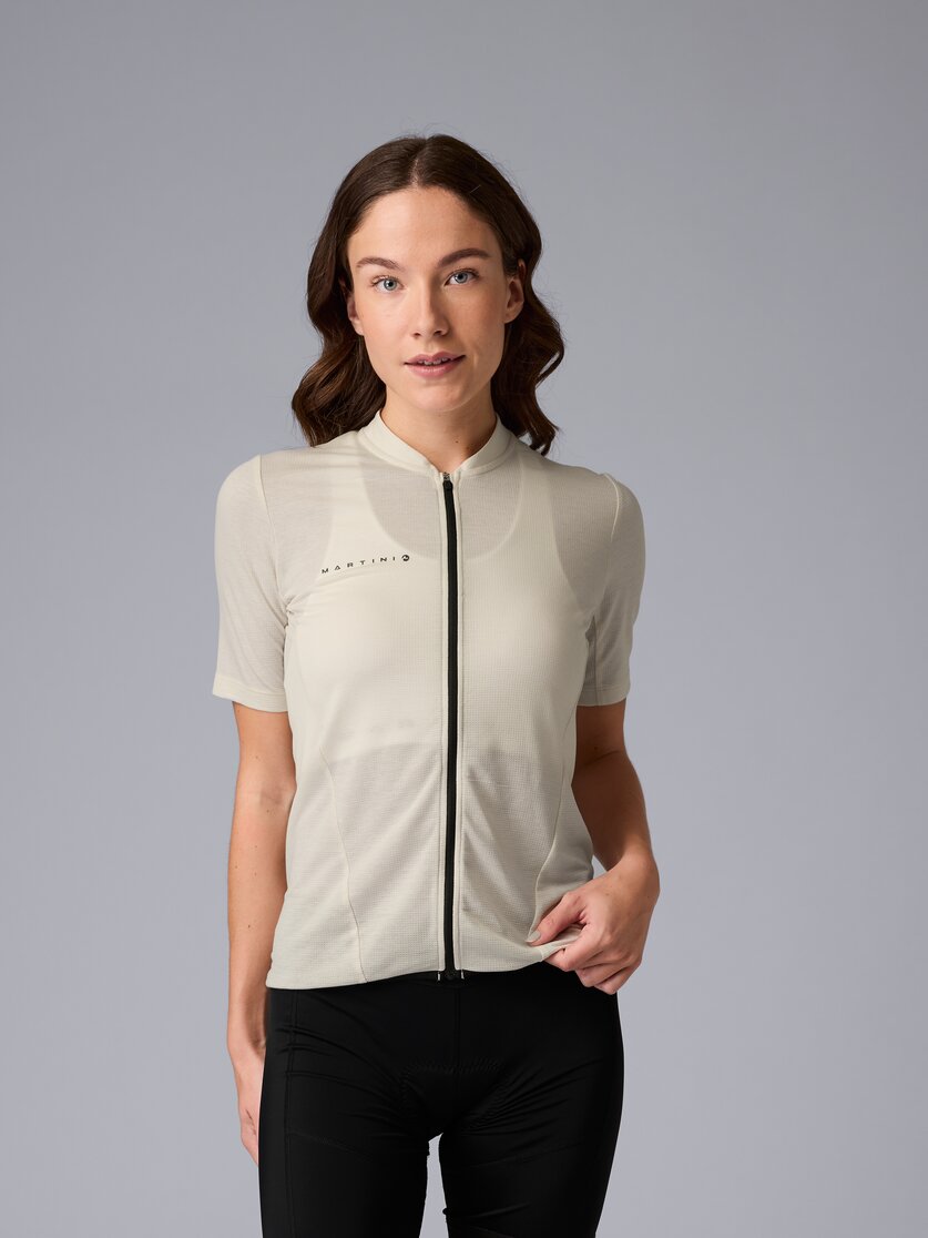 Martini Sportswear - Flowtrail Zip Shirt W - T-Shirts in black - front view model - Women