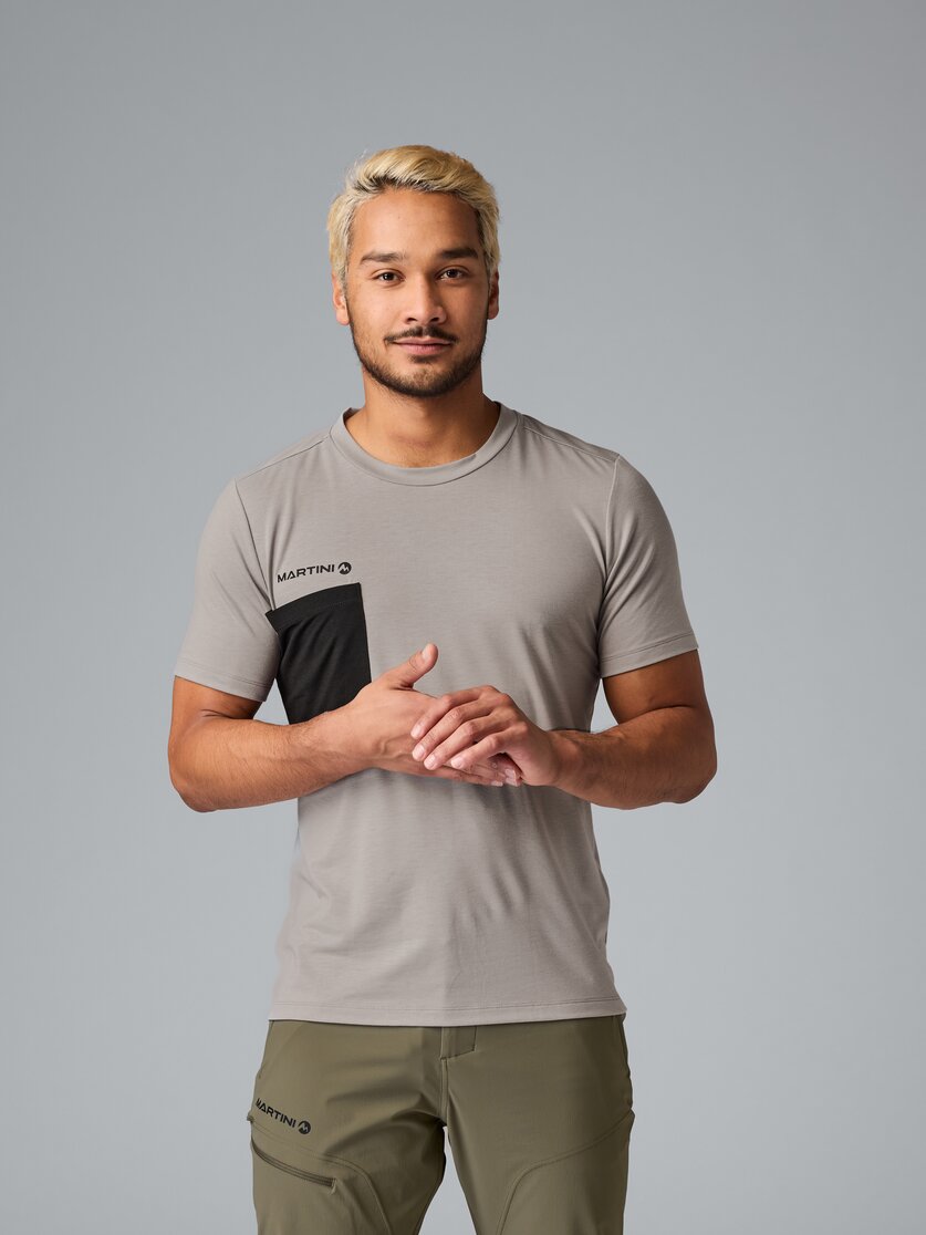 Martini Sportswear - Hillclimb Sport Shirt M - T-Shirts in white - vista frontale modello - Uomo