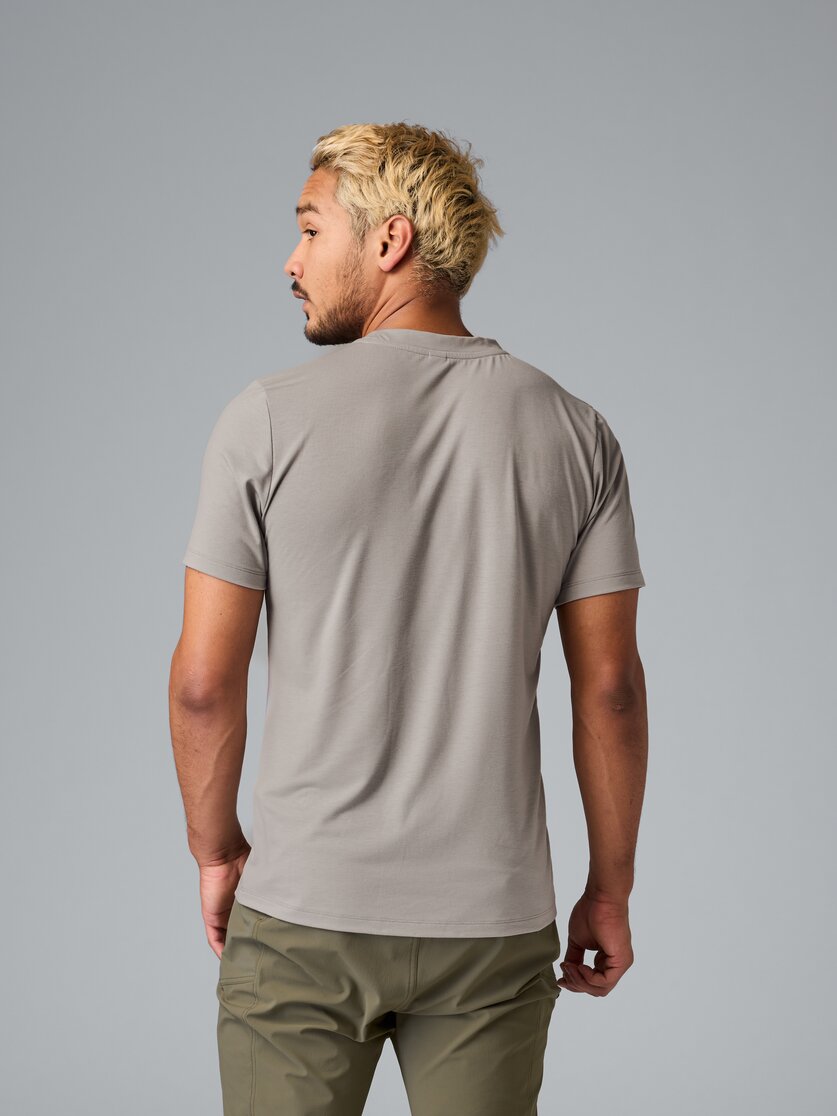 Martini Sportswear - Hillclimb Sport Shirt M - T-Shirts in white - vista laterale modello - Uomo