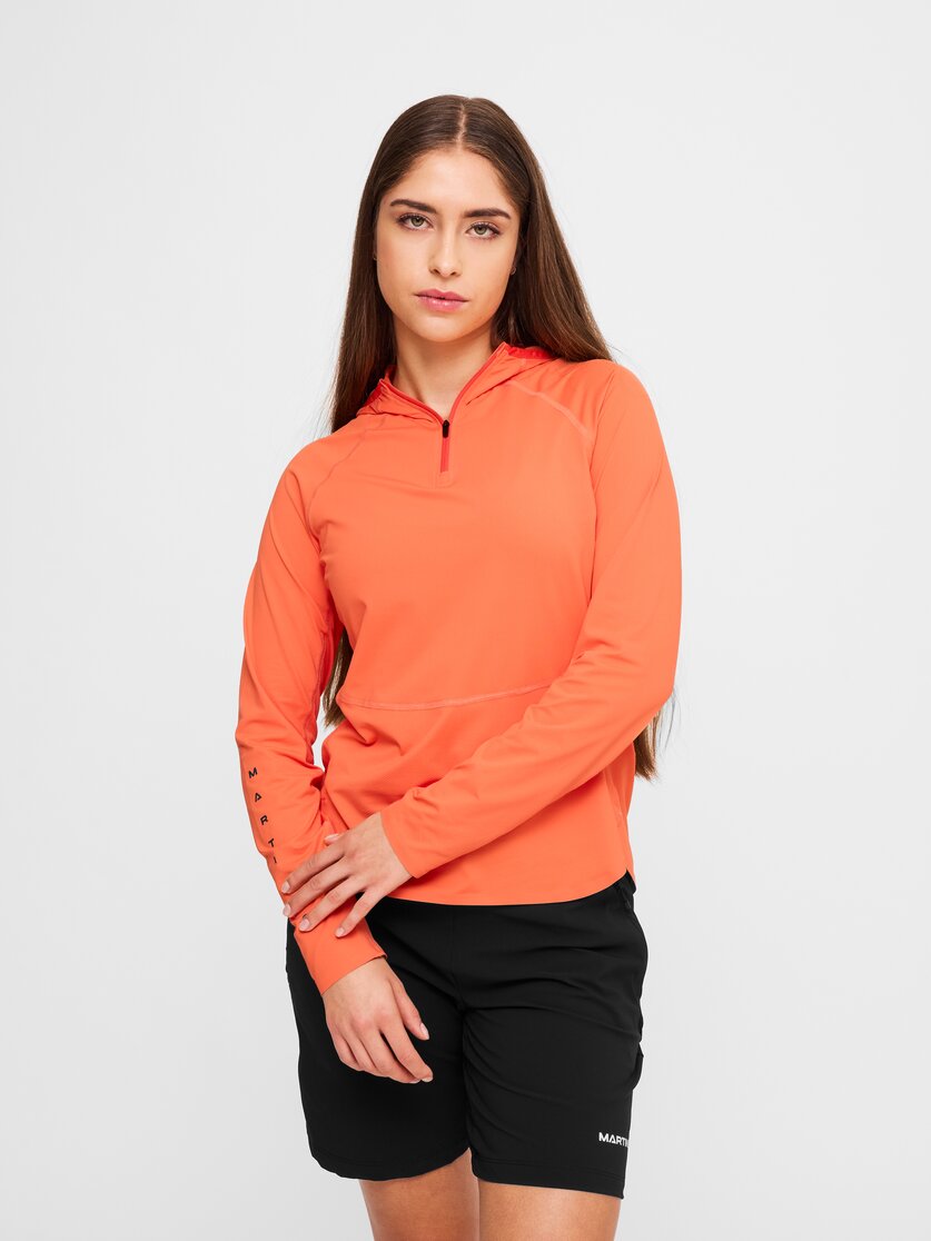 Martini Sportswear - Hillclimb ProTec Hooded Shirt W - Maglie a maniche lunghe in white-black - vista frontale modello - Donna